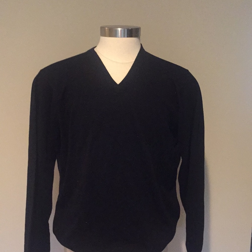 New Black V-Neck sweater